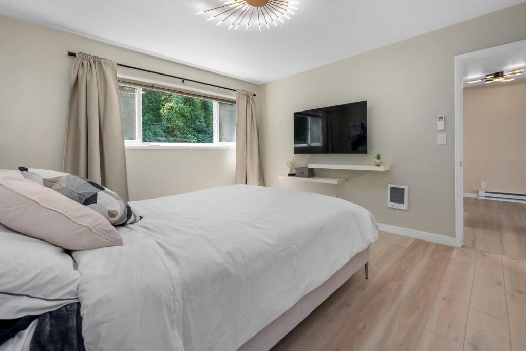 Apartment Breathtaking Views W/ Modern Lux - 2330 Portland
