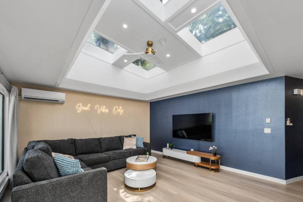 Breathtaking Views W/ Modern Lux - 2330 Apartment Portland