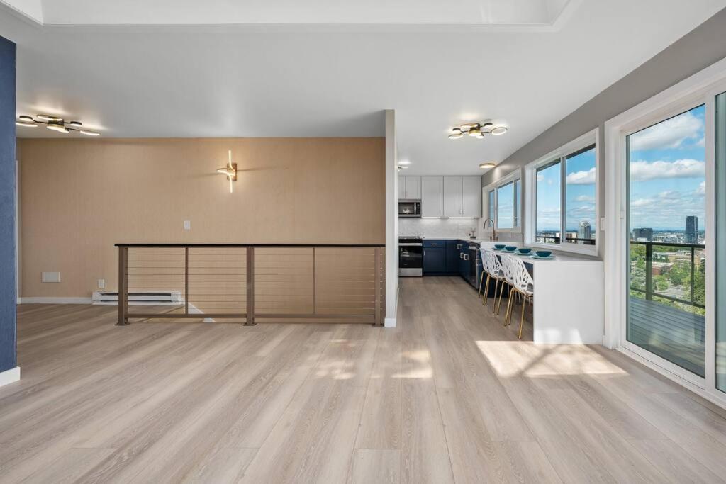 Apartment Breathtaking Views W/ Modern Lux - 2330