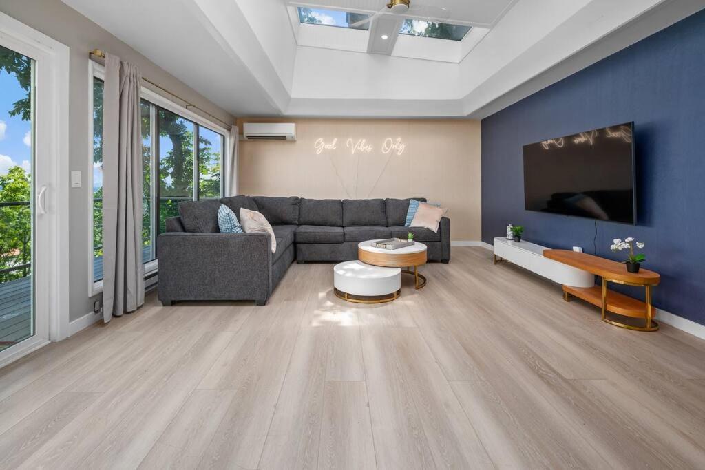 Breathtaking Views W/ Modern Lux - 2330 Apartment Portland