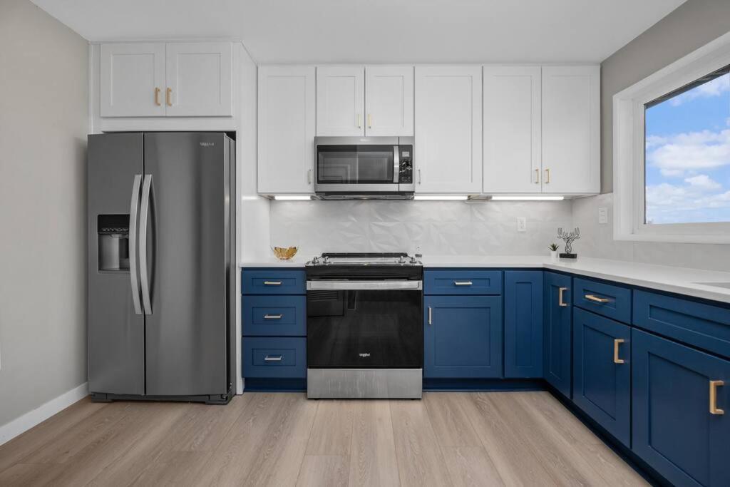 Apartment Breathtaking Views W/ Modern Lux - 2330